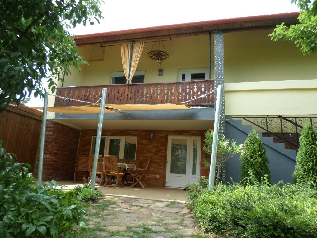 Szabadidő Vendégház Révfülöp Exterior foto