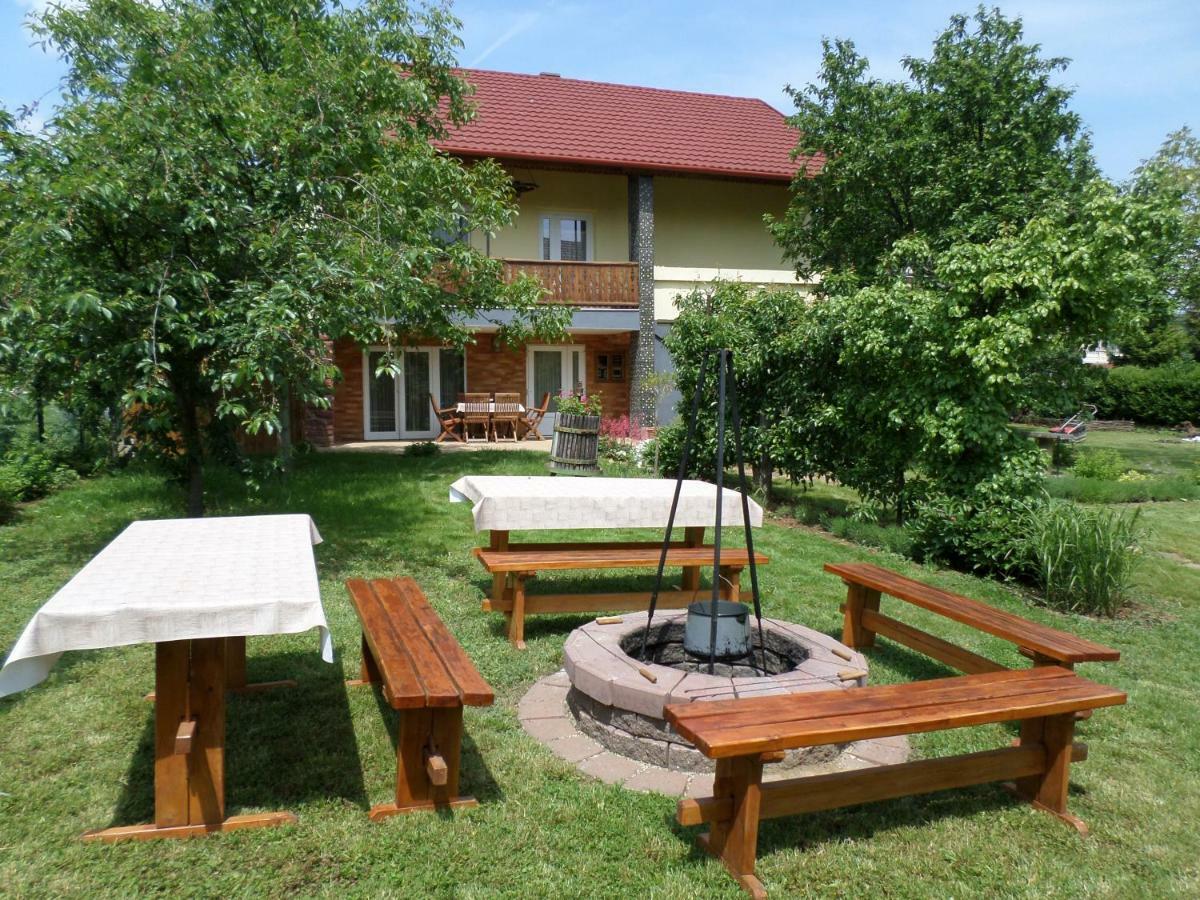 Szabadidő Vendégház Révfülöp Exterior foto
